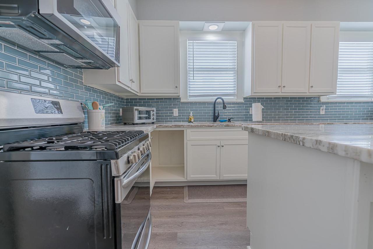 Uptown Cottage Newly Updated Home Near The Strand Galveston Harbor And Utmb Extérieur photo