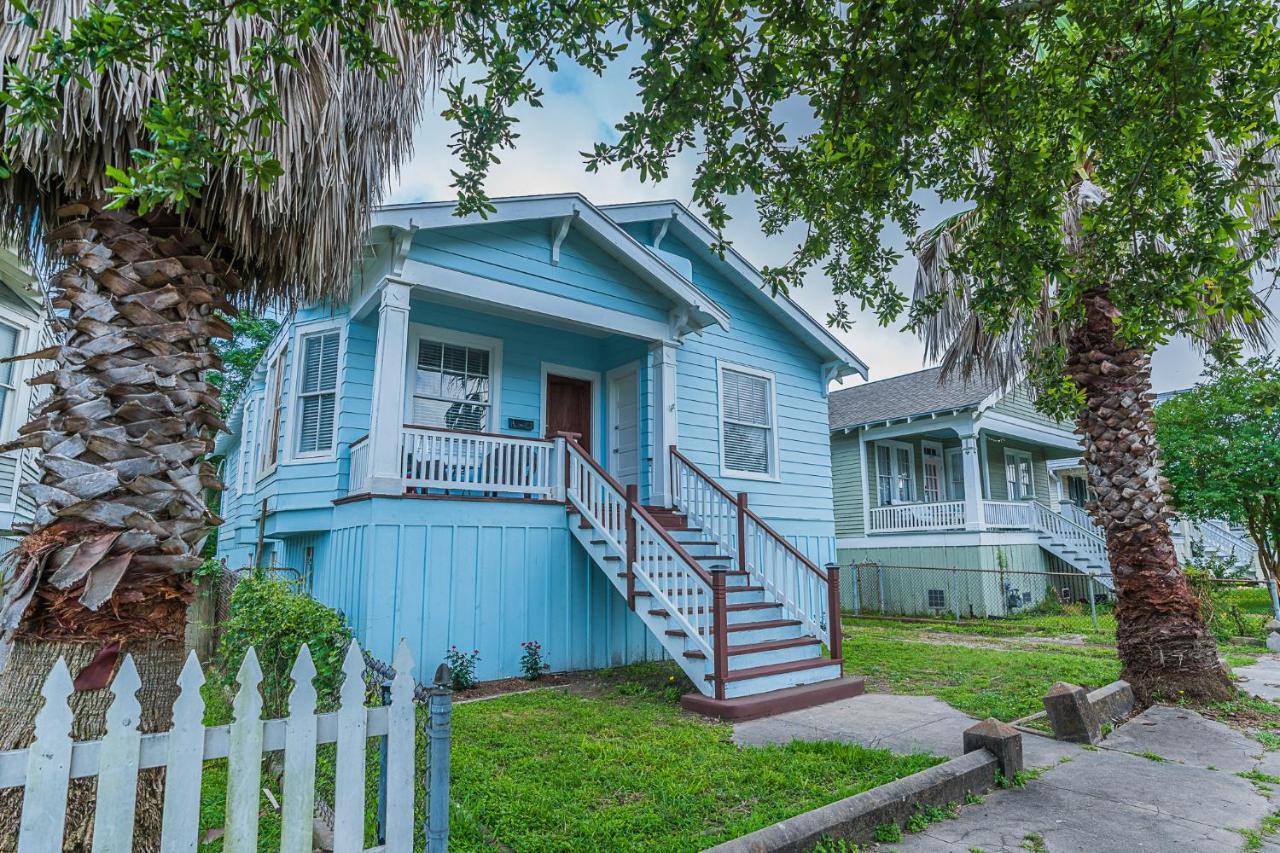 Uptown Cottage Newly Updated Home Near The Strand Galveston Harbor And Utmb Extérieur photo