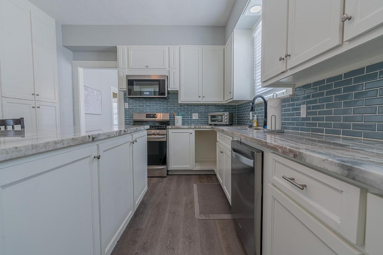 Uptown Cottage Newly Updated Home Near The Strand Galveston Harbor And Utmb Extérieur photo