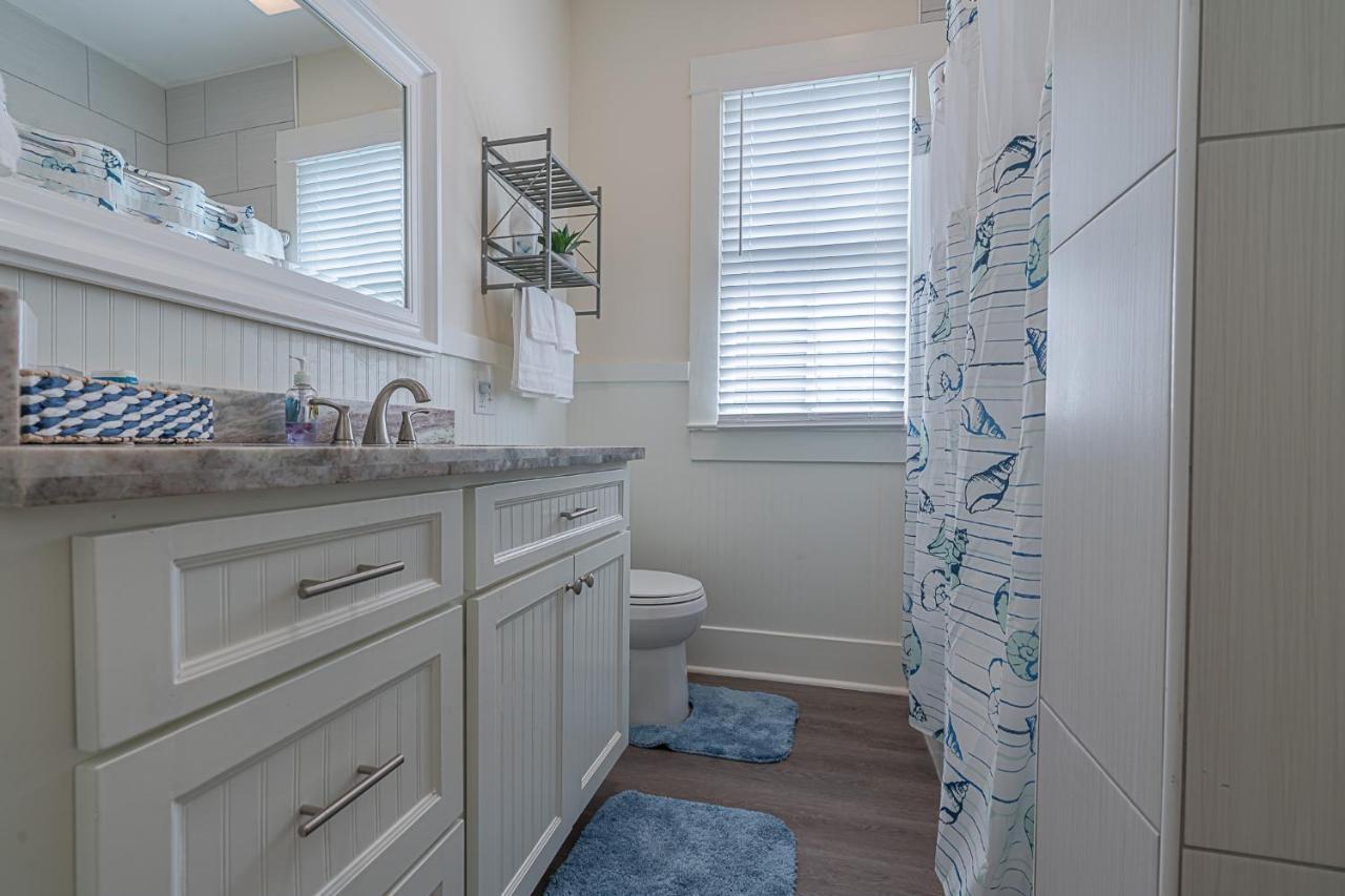 Uptown Cottage Newly Updated Home Near The Strand Galveston Harbor And Utmb Extérieur photo
